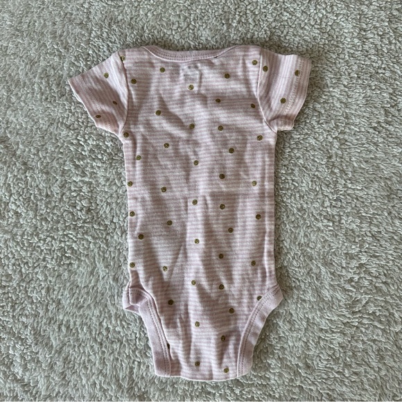 Bundle of Newborn Onsies - Picture 14 of 14